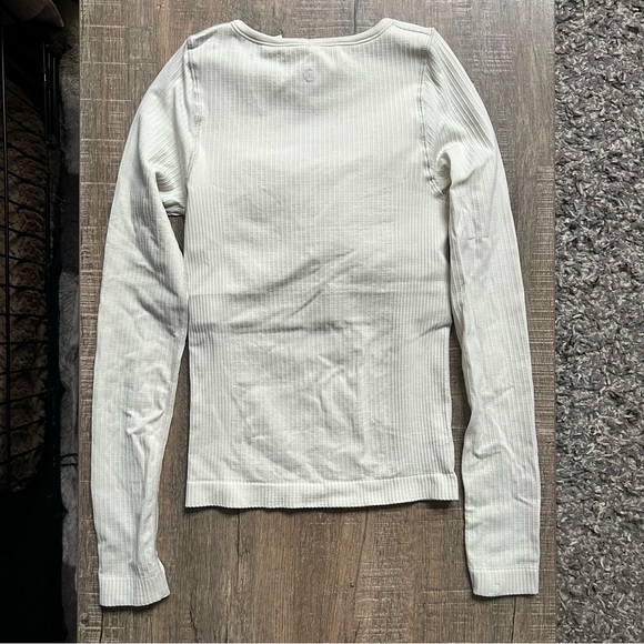Lululemon Ebb to Street Waist-Length Long-Sleeve Shirt - Picture 4 of 12